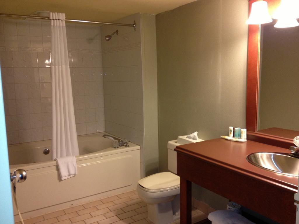 Quality Inn & Suites Bay Front Sault Ste. Marie Εξωτερικό φωτογραφία