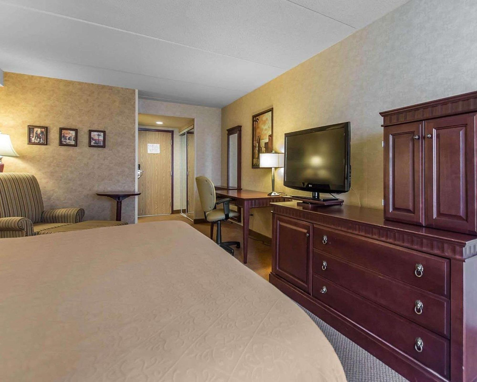 Quality Inn & Suites Bay Front Sault Ste. Marie Εξωτερικό φωτογραφία