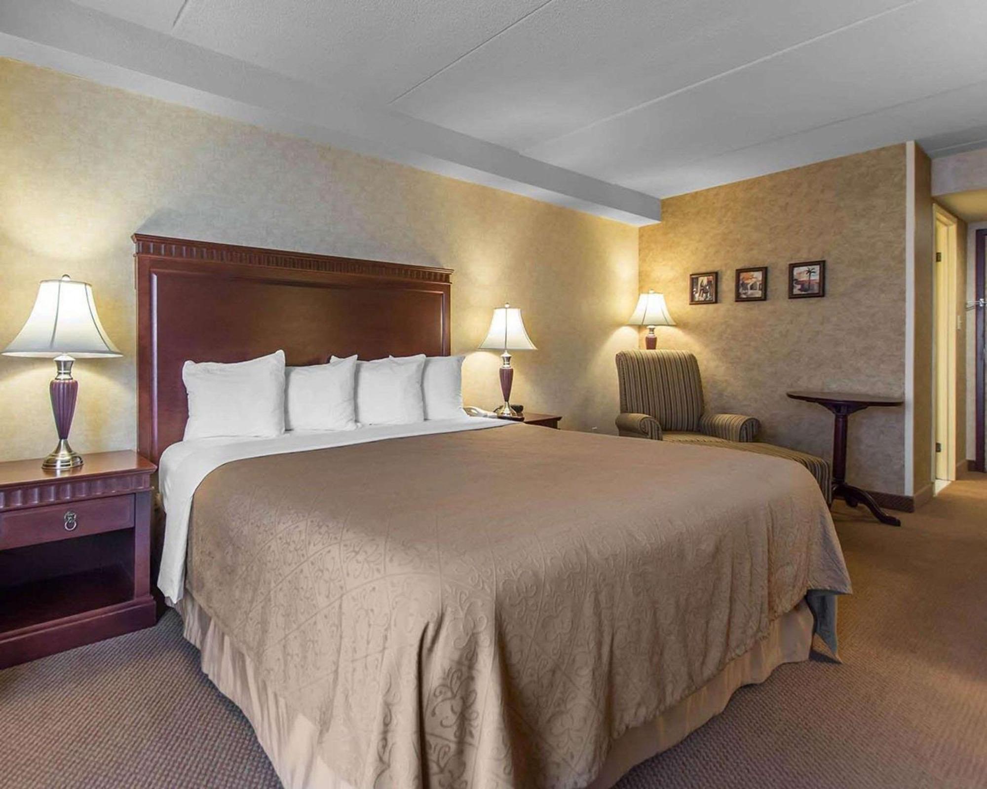 Quality Inn & Suites Bay Front Sault Ste. Marie Εξωτερικό φωτογραφία